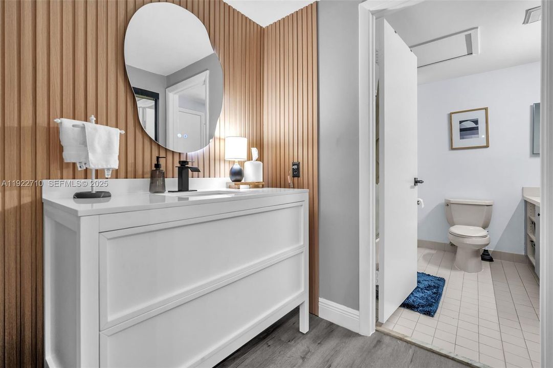 For Sale: $345,000 (2 beds, 1 baths, 1328 Square Feet)