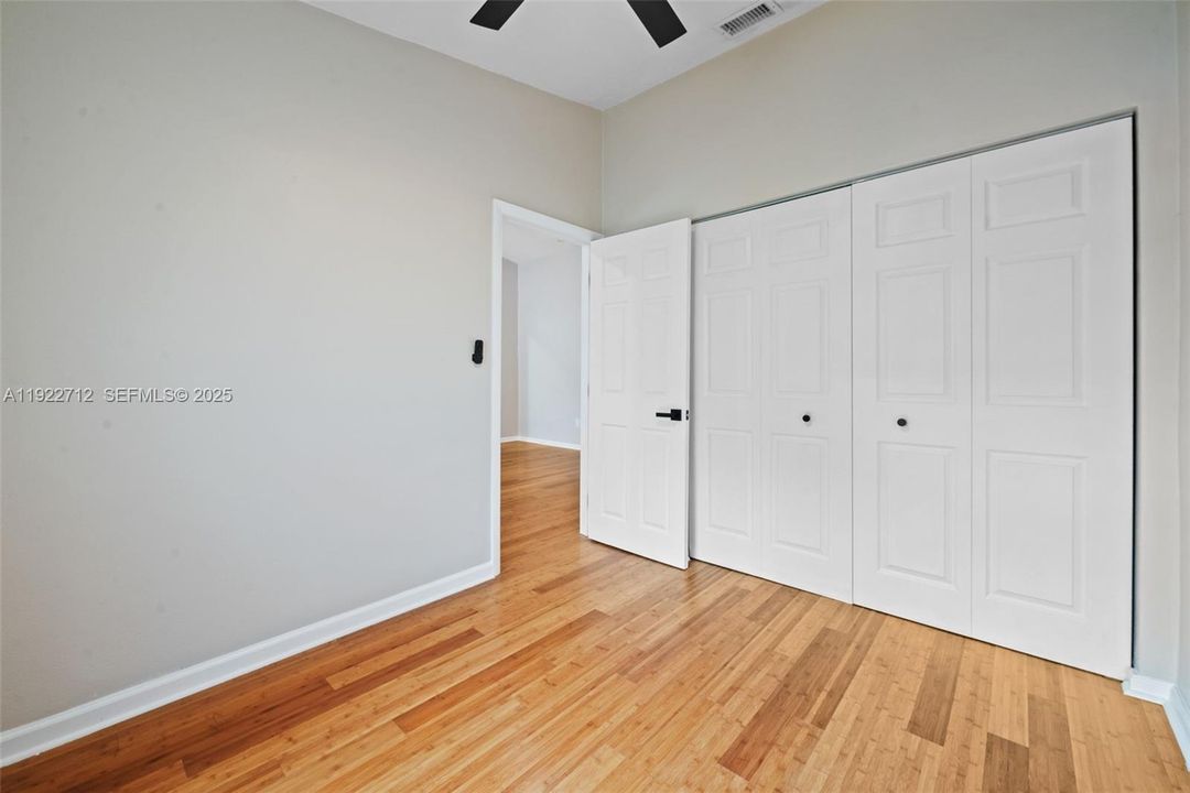 For Rent: $2,750 (2 beds, 1 baths, 1015 Square Feet)