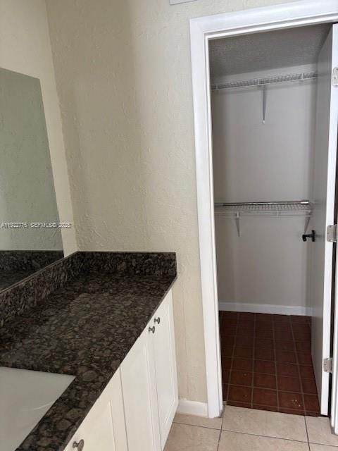 For Rent: $2,000 (2 beds, 2 baths, 937 Square Feet)