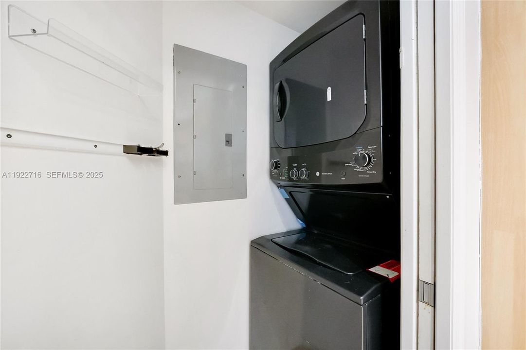 For Rent: $6,300 (3 beds, 3 baths, 1485 Square Feet)