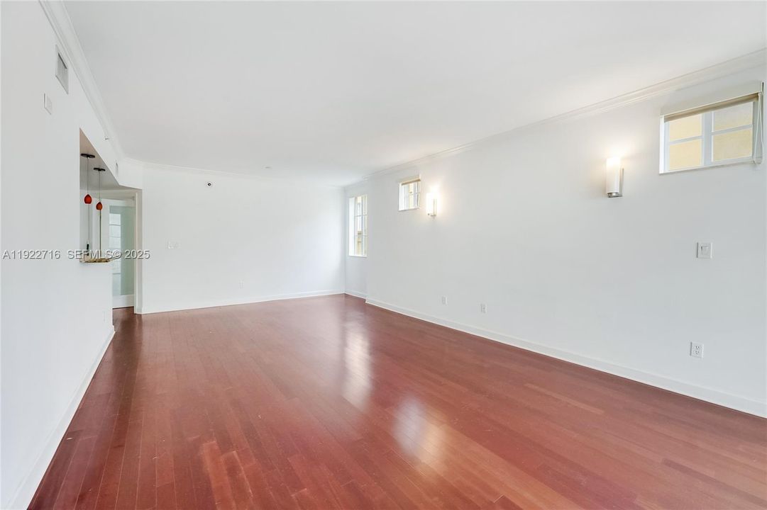 For Rent: $6,300 (3 beds, 3 baths, 1485 Square Feet)