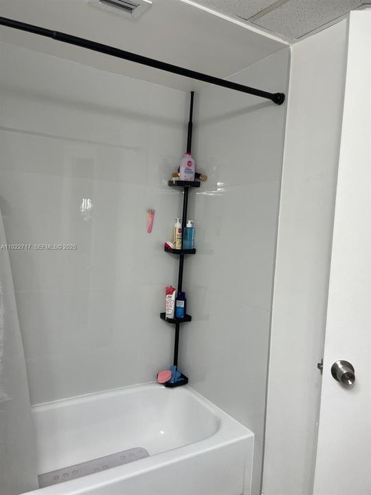 В аренду: $2,300 (2 спален, 2 ванн, 1036 Квадратных фут)