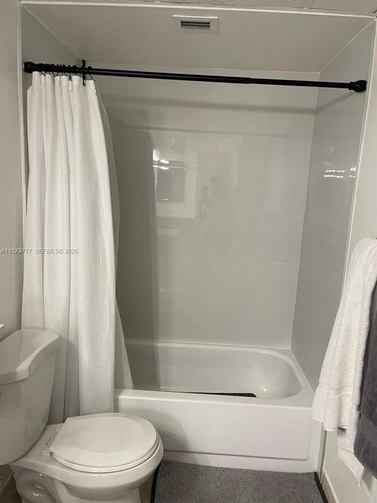 В аренду: $2,300 (2 спален, 2 ванн, 1036 Квадратных фут)