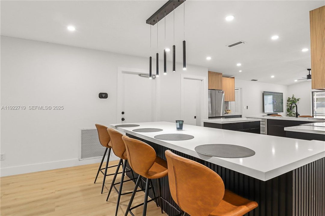 For Sale: $719,900 (3 beds, 2 baths, 1844 Square Feet)