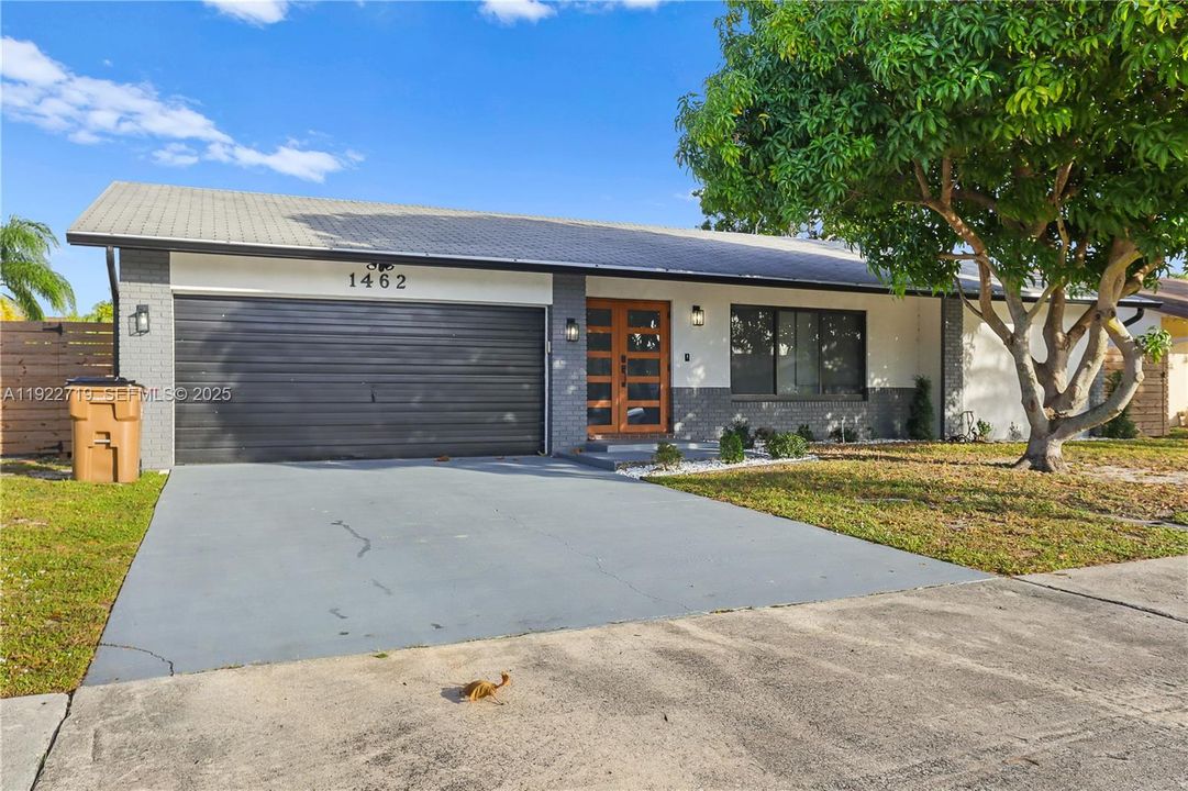 For Sale: $719,900 (3 beds, 2 baths, 1844 Square Feet)