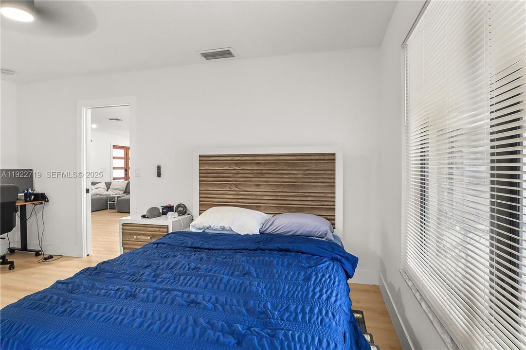 For Sale: $719,900 (3 beds, 2 baths, 1844 Square Feet)