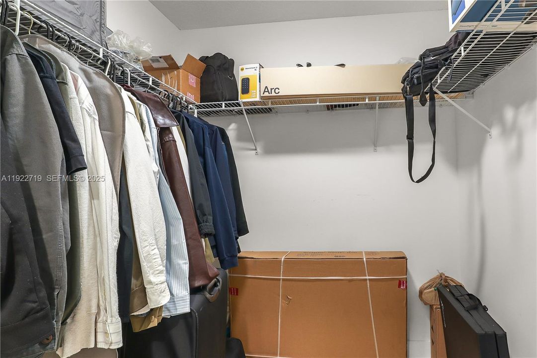 For Sale: $719,900 (3 beds, 2 baths, 1844 Square Feet)