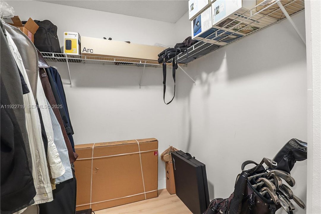 For Sale: $719,900 (3 beds, 2 baths, 1844 Square Feet)