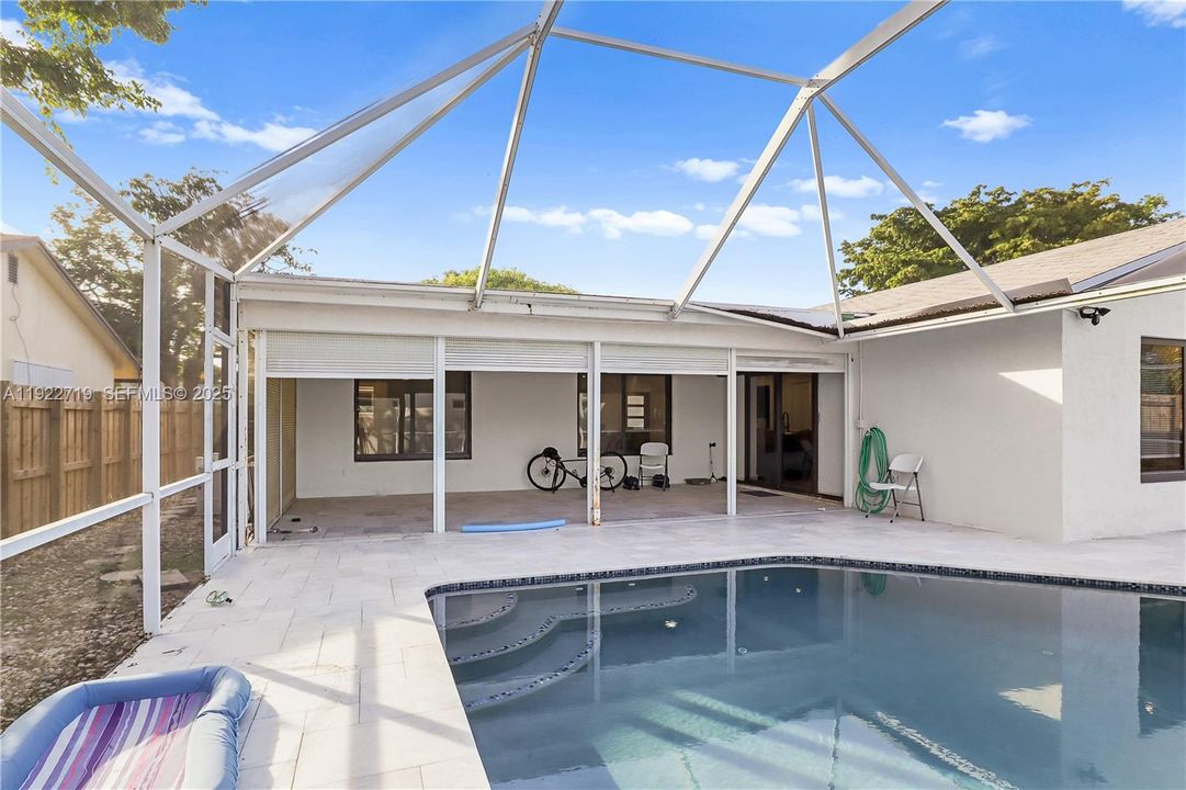 For Sale: $719,900 (3 beds, 2 baths, 1844 Square Feet)