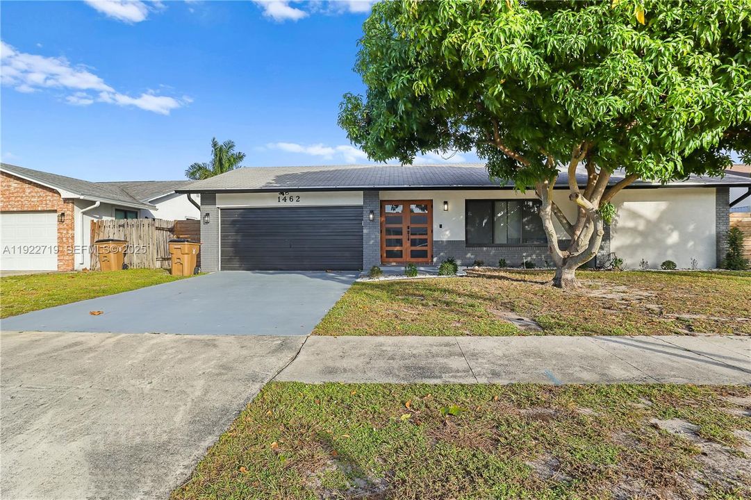 For Sale: $719,900 (3 beds, 2 baths, 1844 Square Feet)