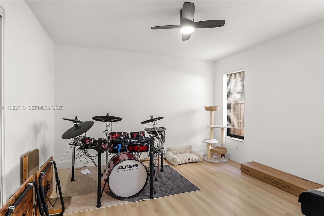 For Sale: $719,900 (3 beds, 2 baths, 1844 Square Feet)