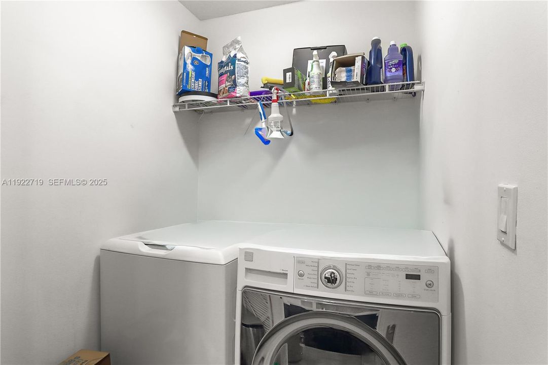 For Sale: $719,900 (3 beds, 2 baths, 1844 Square Feet)