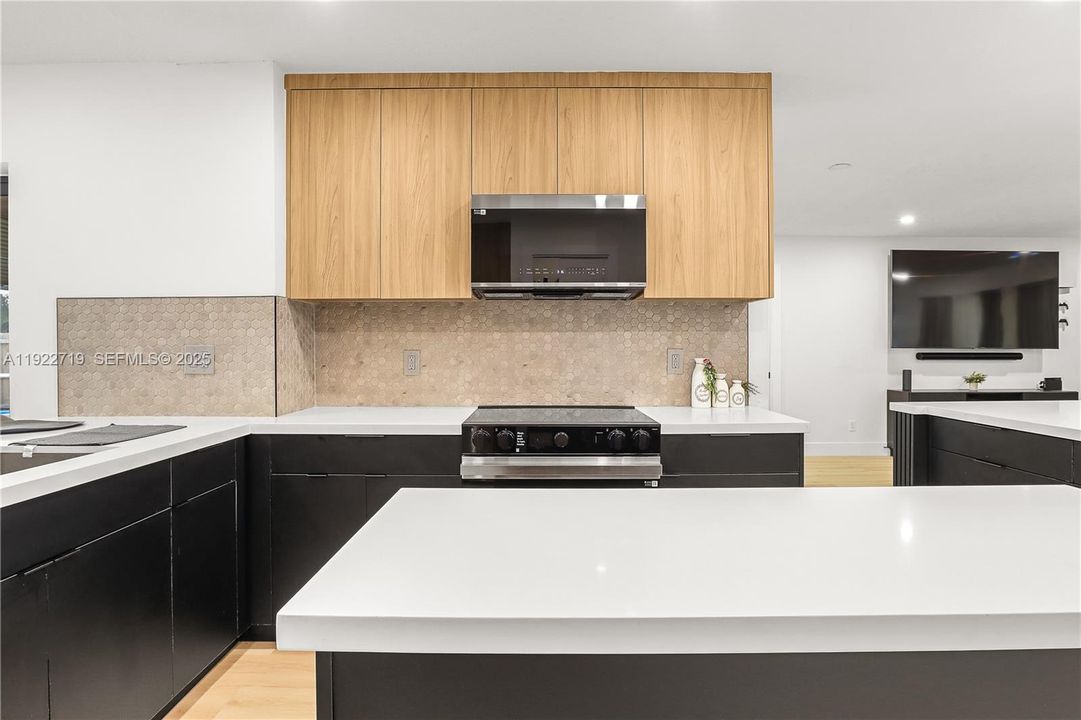 For Sale: $719,900 (3 beds, 2 baths, 1844 Square Feet)