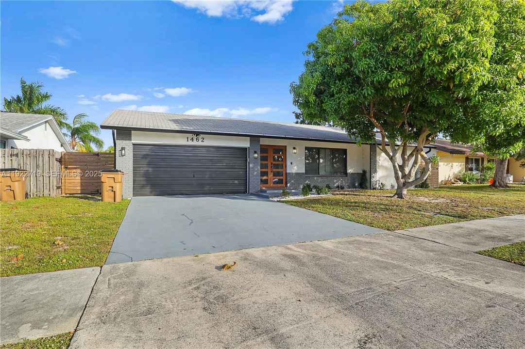 For Sale: $719,900 (3 beds, 2 baths, 1844 Square Feet)