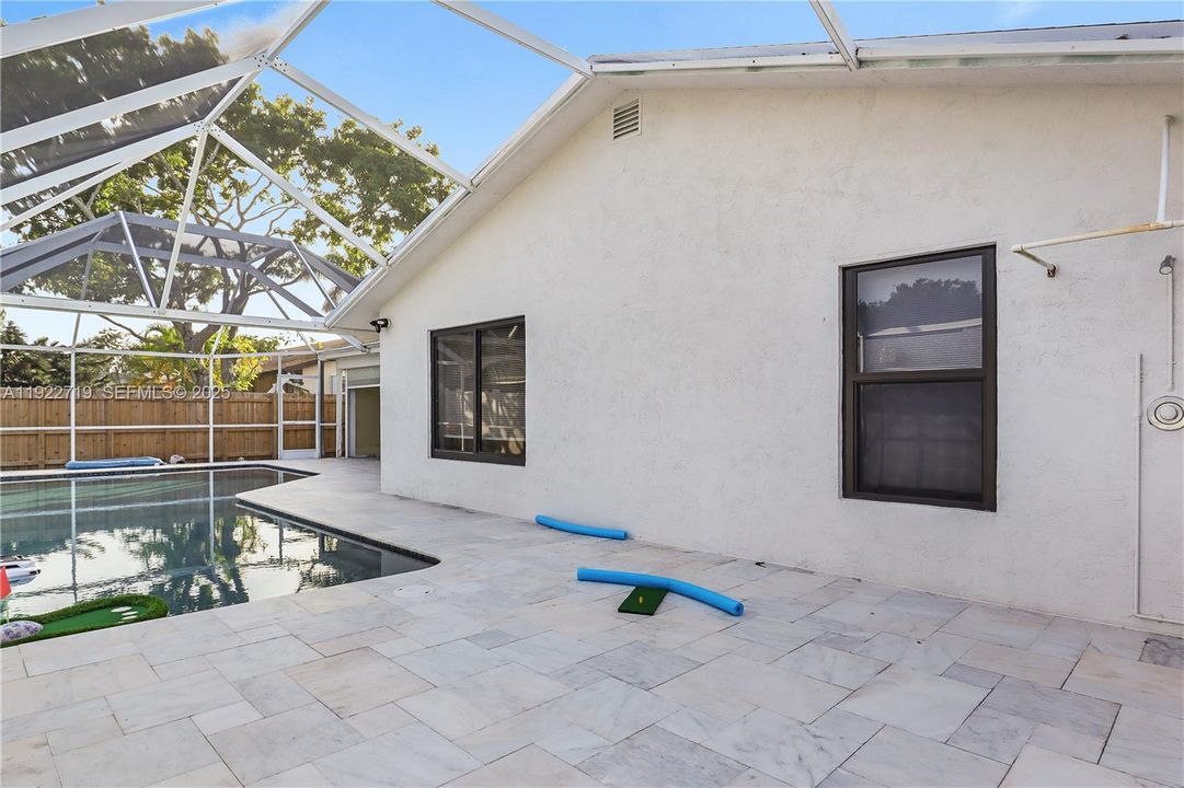 For Sale: $719,900 (3 beds, 2 baths, 1844 Square Feet)