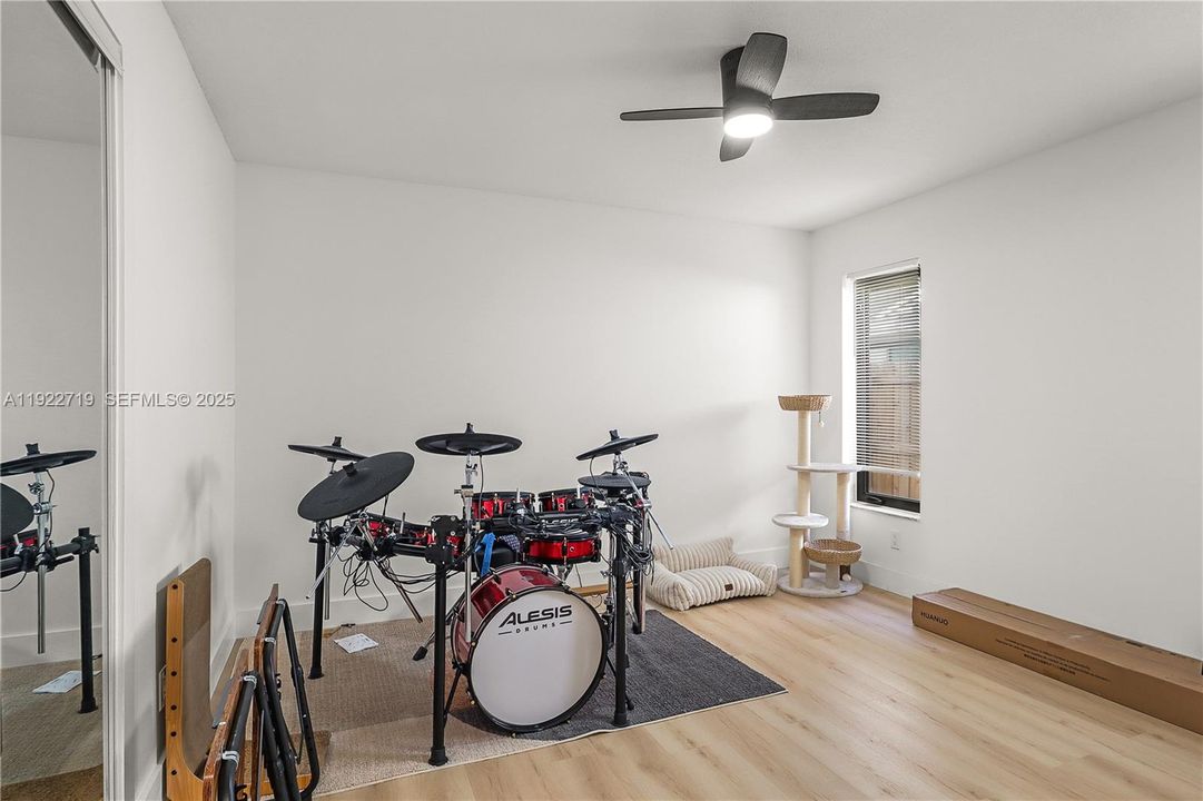 For Sale: $719,900 (3 beds, 2 baths, 1844 Square Feet)