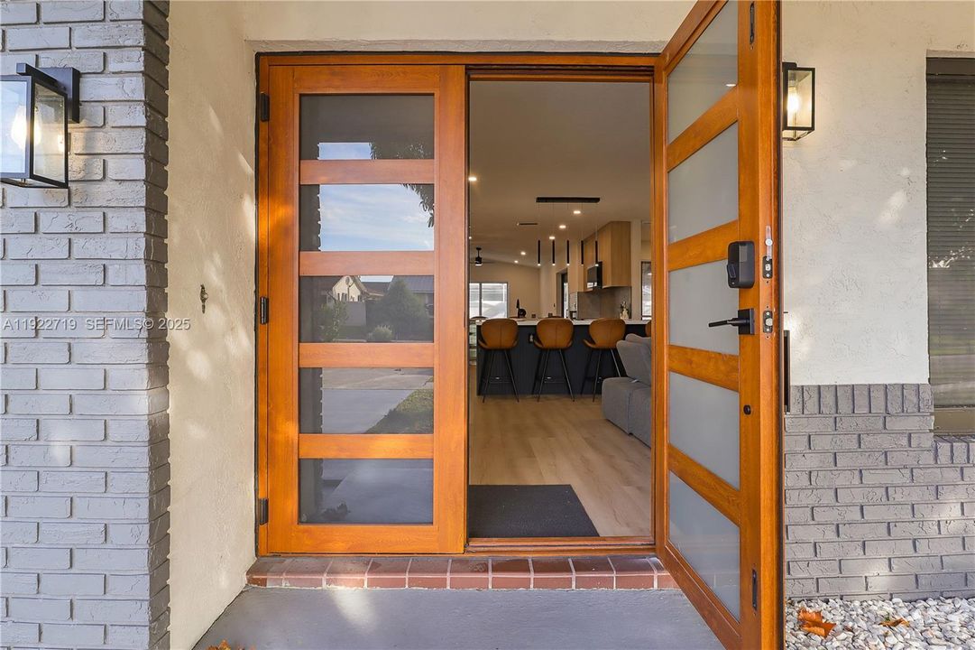 For Sale: $719,900 (3 beds, 2 baths, 1844 Square Feet)