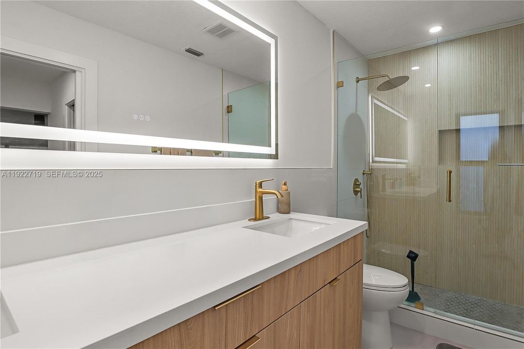 For Sale: $719,900 (3 beds, 2 baths, 1844 Square Feet)