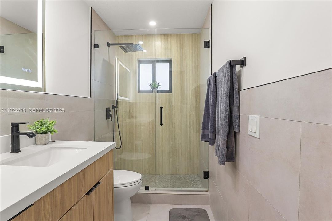 For Sale: $719,900 (3 beds, 2 baths, 1844 Square Feet)