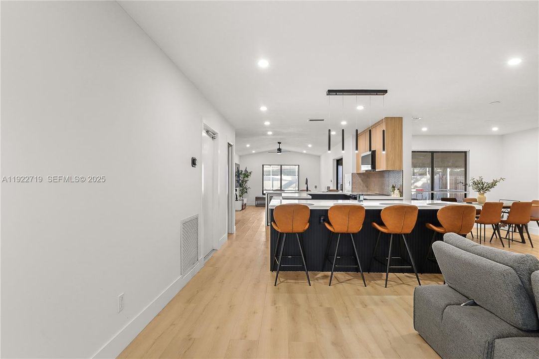 For Sale: $719,900 (3 beds, 2 baths, 1844 Square Feet)