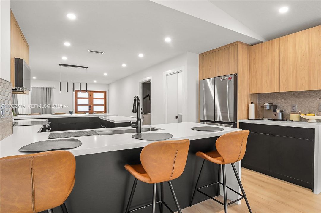 For Sale: $719,900 (3 beds, 2 baths, 1844 Square Feet)