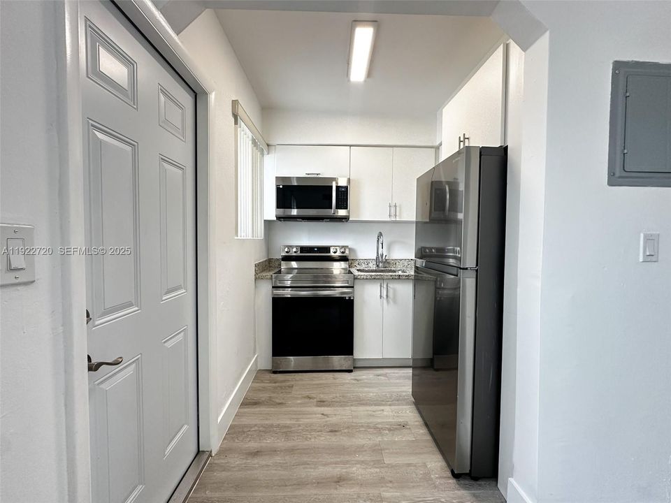 For Rent: $2,200 (2 beds, 1 baths, 1394 Square Feet)