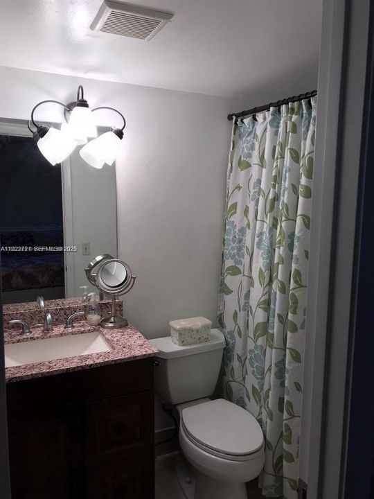 Active With Contract: $2,500 (2 beds, 2 baths, 1214 Square Feet)