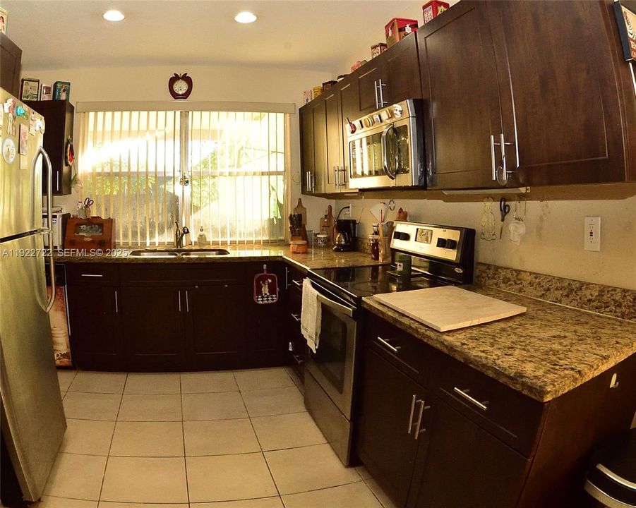 Activo con contrato: $508,000 (3 camas, 2 baños, 1735 Pies cuadrados)