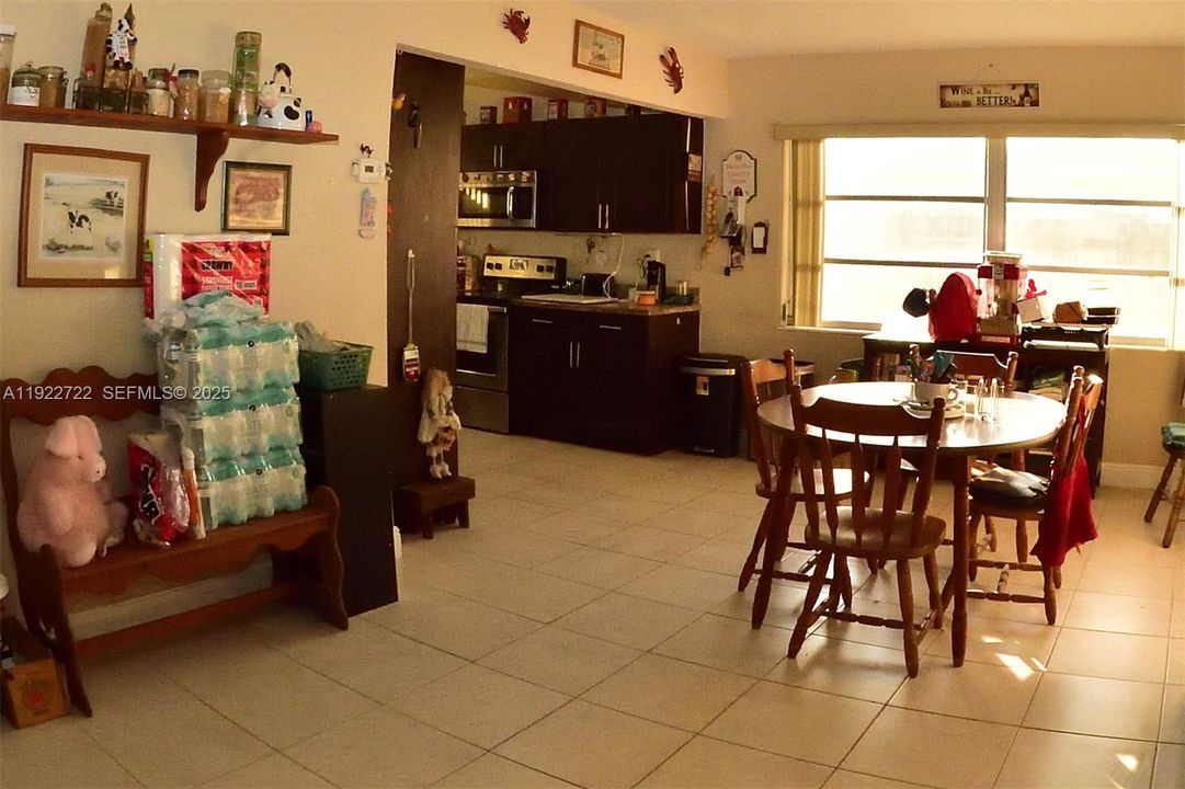 Activo con contrato: $508,000 (3 camas, 2 baños, 1735 Pies cuadrados)