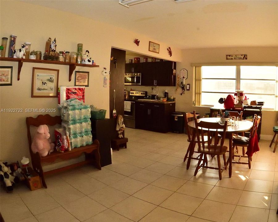 Activo con contrato: $508,000 (3 camas, 2 baños, 1735 Pies cuadrados)