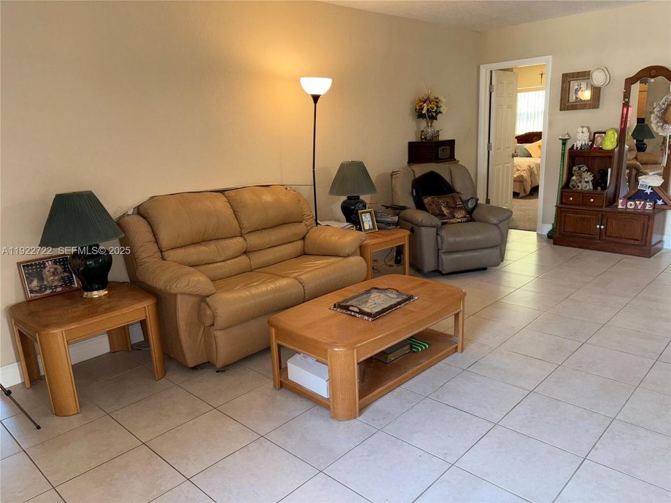 待售: $508,000 (3 贝兹, 2 浴室, 1735 平方英尺)