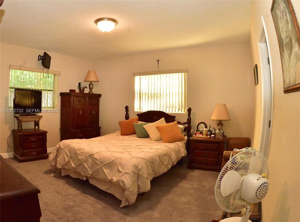 Activo con contrato: $508,000 (3 camas, 2 baños, 1735 Pies cuadrados)