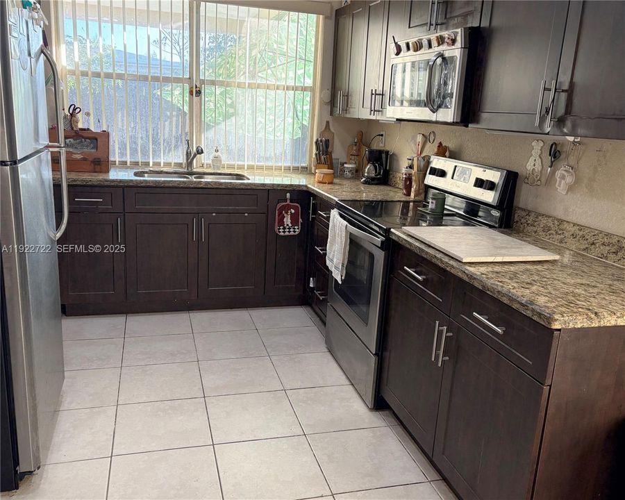 Activo con contrato: $508,000 (3 camas, 2 baños, 1735 Pies cuadrados)