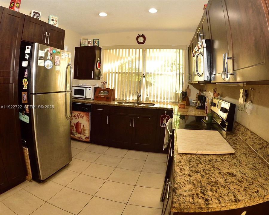 Activo con contrato: $508,000 (3 camas, 2 baños, 1735 Pies cuadrados)