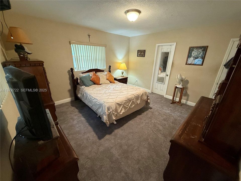 Activo con contrato: $508,000 (3 camas, 2 baños, 1735 Pies cuadrados)