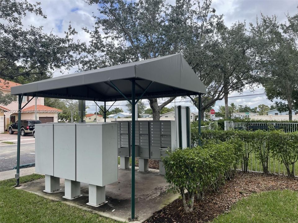 For Rent: $2,200 (2 beds, 2 baths, 1214 Square Feet)