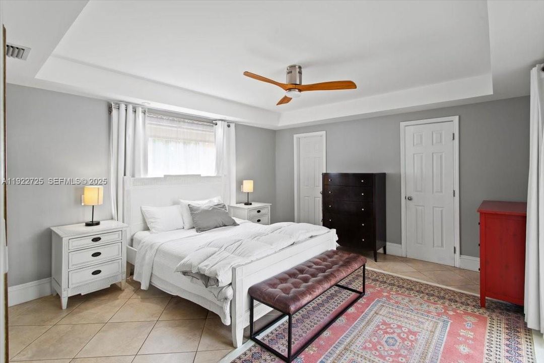 For Sale: $1,900,000 (4 beds, 3 baths, 1949 Square Feet)