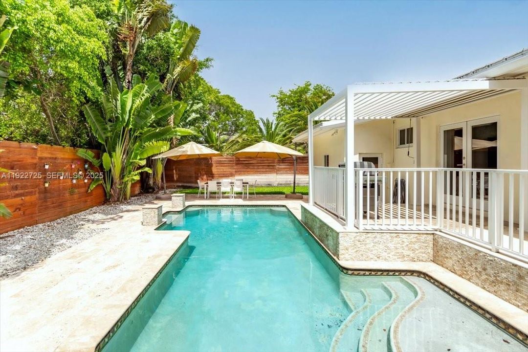 For Sale: $1,900,000 (4 beds, 3 baths, 1949 Square Feet)