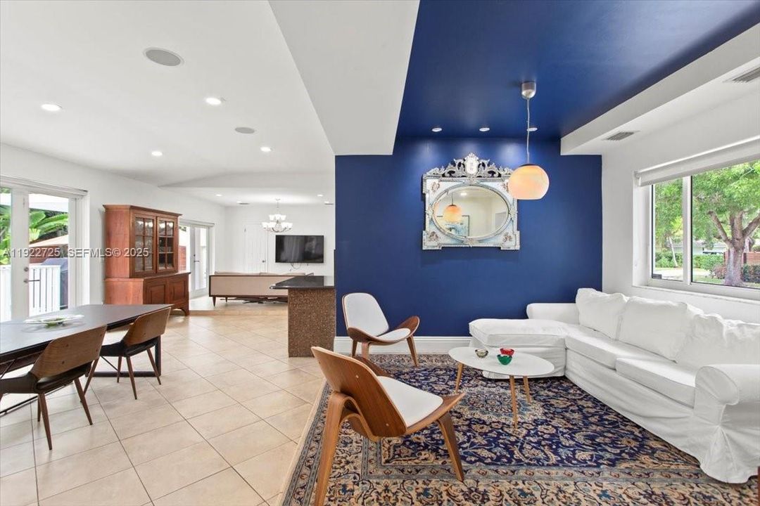 For Sale: $1,900,000 (4 beds, 3 baths, 1949 Square Feet)