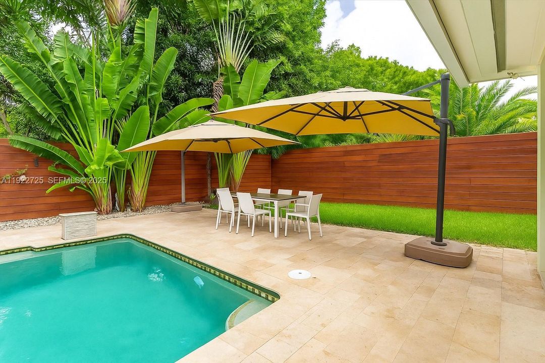 For Sale: $1,900,000 (4 beds, 3 baths, 1949 Square Feet)