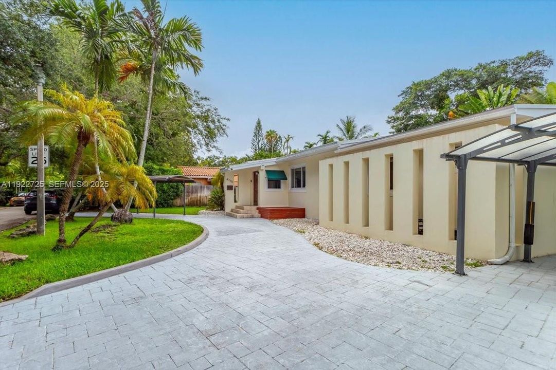 For Sale: $1,900,000 (4 beds, 3 baths, 1949 Square Feet)