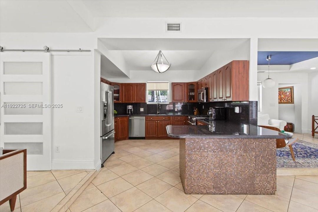 For Sale: $1,900,000 (4 beds, 3 baths, 1949 Square Feet)