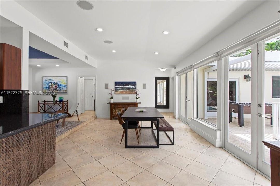 For Sale: $1,900,000 (4 beds, 3 baths, 1949 Square Feet)