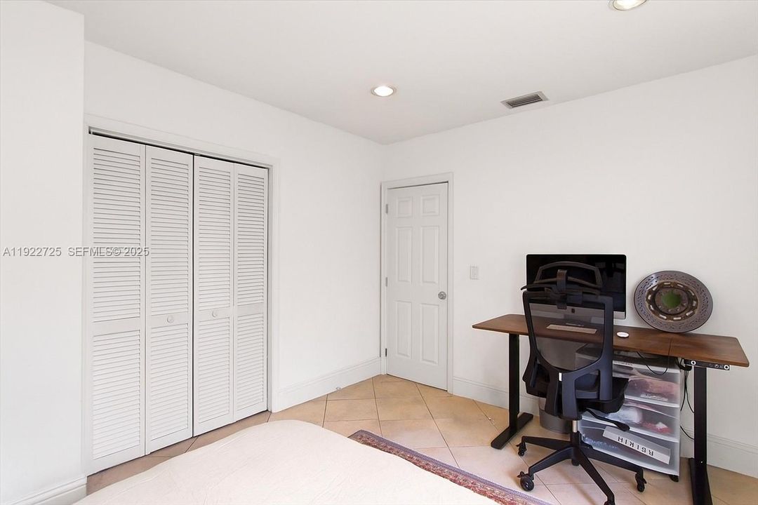 For Sale: $1,900,000 (4 beds, 3 baths, 1949 Square Feet)