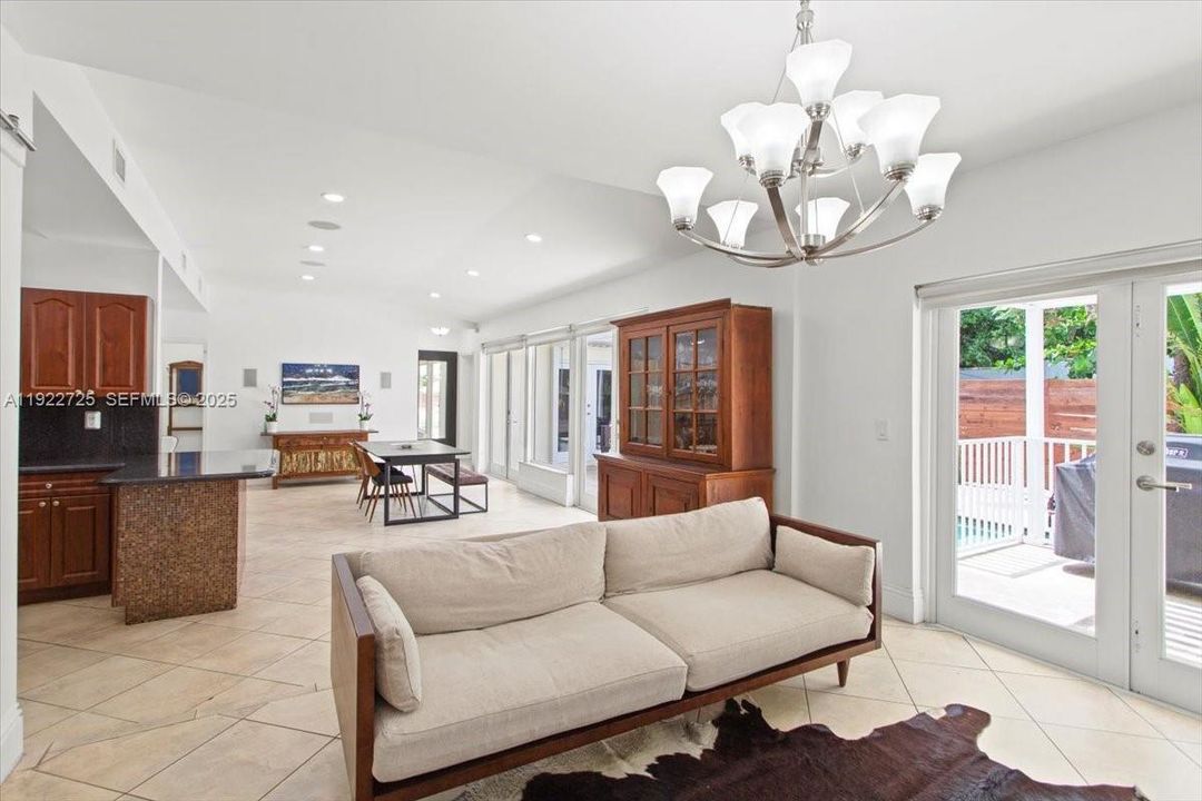 For Sale: $1,900,000 (4 beds, 3 baths, 1949 Square Feet)