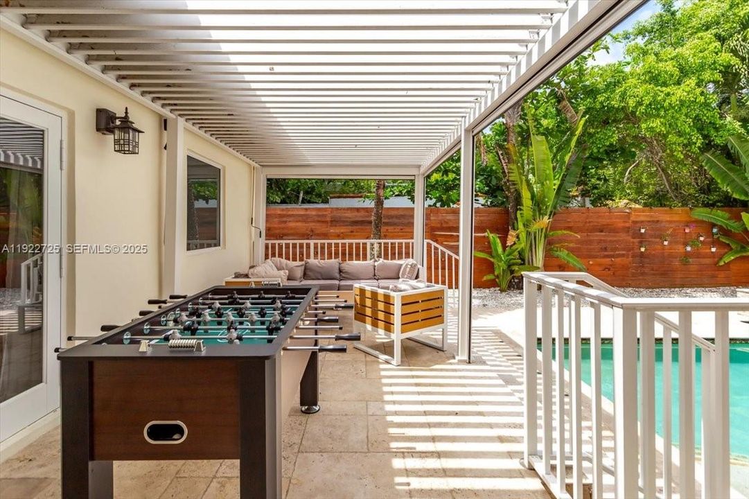 For Sale: $1,900,000 (4 beds, 3 baths, 1949 Square Feet)