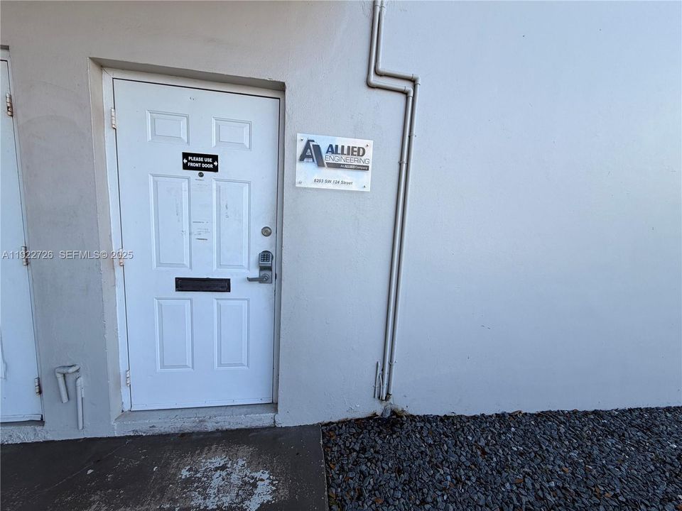 出租: $3,000 (0 贝兹, 0 浴室, 0 平方英尺)