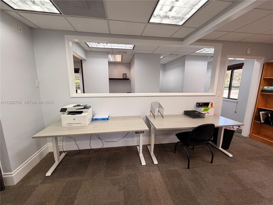 出租: $3,000 (0 贝兹, 0 浴室, 0 平方英尺)