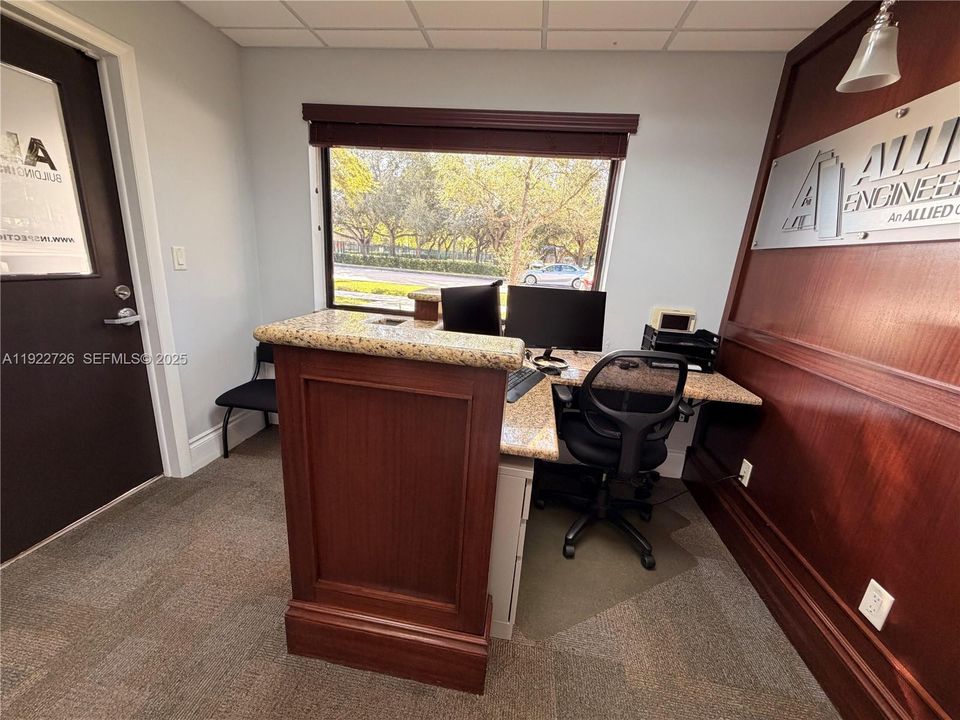 出租: $3,000 (0 贝兹, 0 浴室, 0 平方英尺)