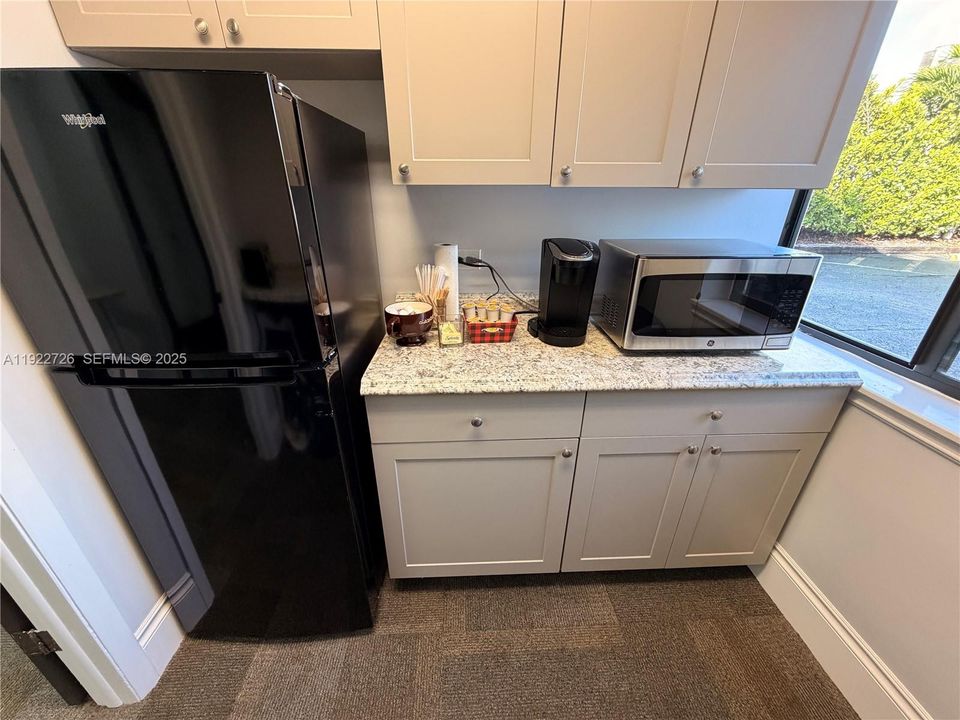 出租: $3,000 (0 贝兹, 0 浴室, 0 平方英尺)